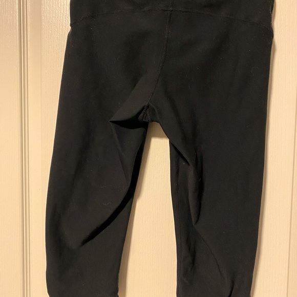 Nike Dri-Fit Capri Leggings Size M - Picture 2 of 3